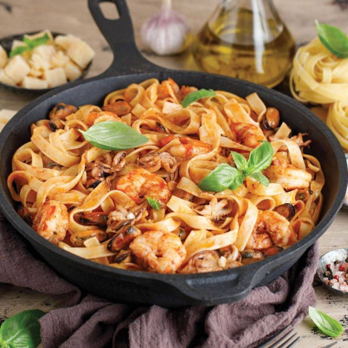 Tagliatelle cu Fructe de Mare (~490g)